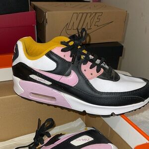Nike Air Max 90 Premium size 7Y or women 8